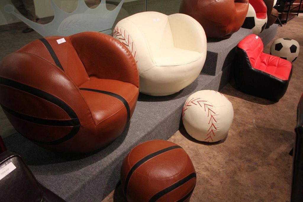 Rawlings Heart Glove Chair