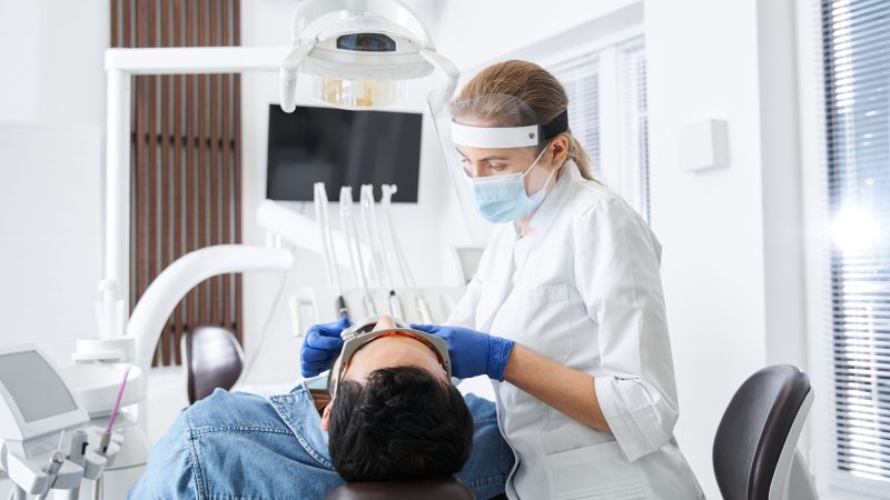 Choosing a Dentist near Coorparoo: Factors to Consider for Optimal Care